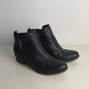 Lucky Brand Basel Black Smooth Leather Side-Zip Ankle Booties Almond Toe 7.5W